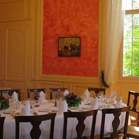 Manoir Du Grand Vignoble Hotel
